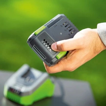 LUX 1 PowerSystem Starter-Set mit 20 V 2 Ah Li-Ion Akku und Schnellladegerät LUX 1 PowerSystem Starter-Set Mit 20 V 2 Ah Li-Ion Akku Und Schnellladegerät -Gardena Verkäufe 4007871960514 A 03 1