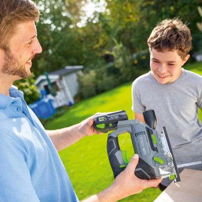 LUX 1 PowerSystem Starter-Set mit 20 V 2 Ah Li-Ion Akku und Schnellladegerät LUX 1 PowerSystem Starter-Set Mit 20 V 2 Ah Li-Ion Akku Und Schnellladegerät -Gardena Verkäufe 4007871960514 A 05 1