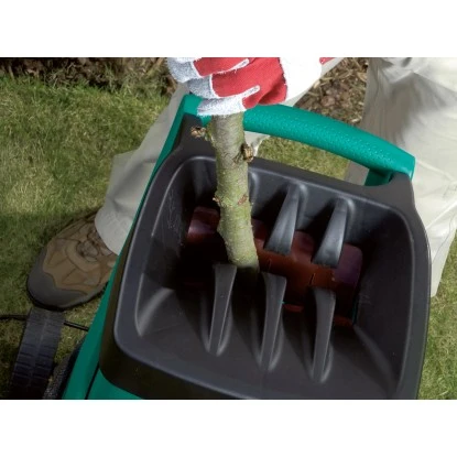 Bosch Elektro-Häcksler AXT Rapid 2200 mit 2.200 W Bosch Elektro-Häcksler AXT Rapid 2200 Mit 2.200 W -Gardena Verkäufe 9875584 03